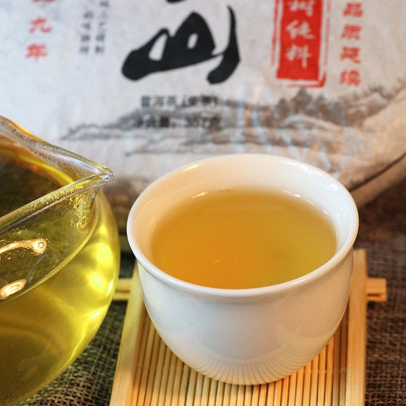 2019 Yunnan Daxueshan 200-Year Old Tree Raw Pu-erh (Sheng Puerh) Cake 357g | Xi Gui Hao - Xi Gui Hao 昔归号 -
